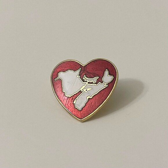 Vtg Tri Mar Dartmouth Pin Heart Shape PInback - Picture 1 of 9